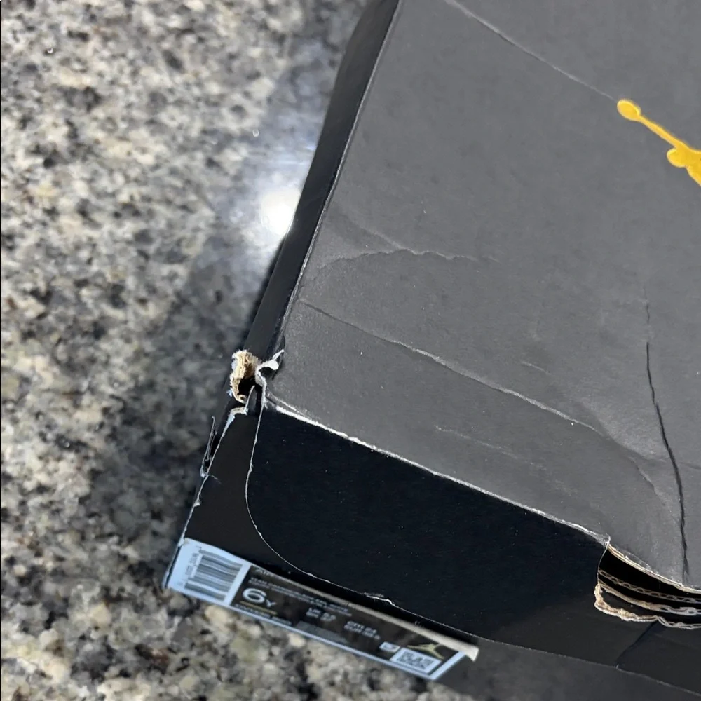 Nike Kids Sneakers - Red and Cream - Picture 15 of 16